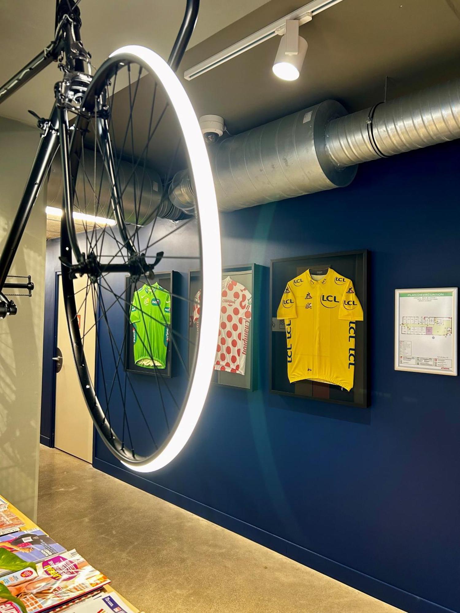 Ibis Budget Loudeac Velodrome מראה חיצוני תמונה